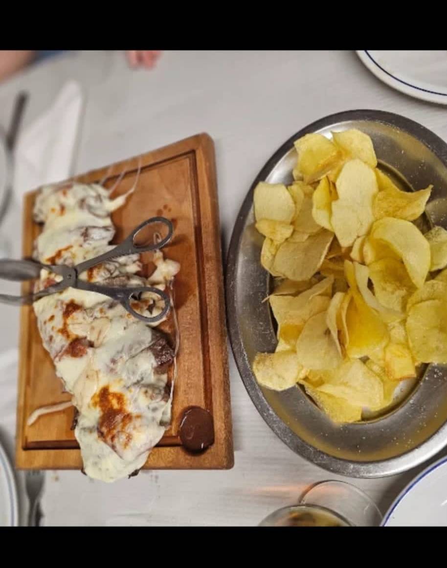 Picanha com queijo e batata frita
