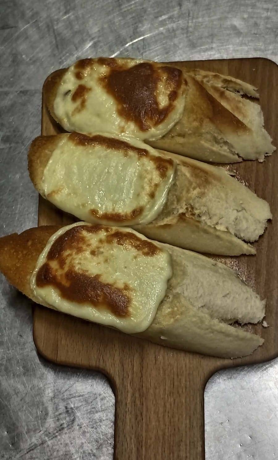 Sandes gratinadas